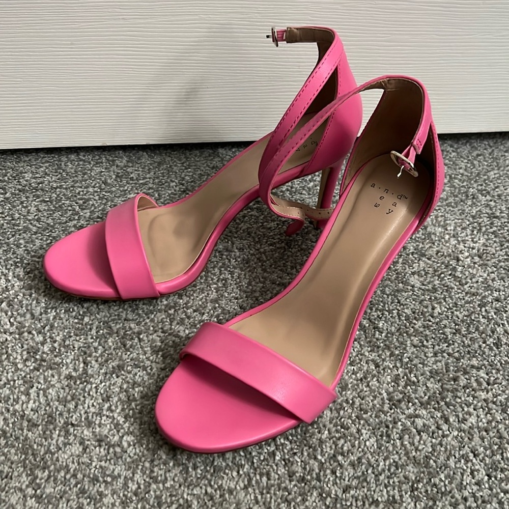 Pink heel barley worn